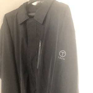 Men’s lightweight Tumi 3 quarter length jacket.